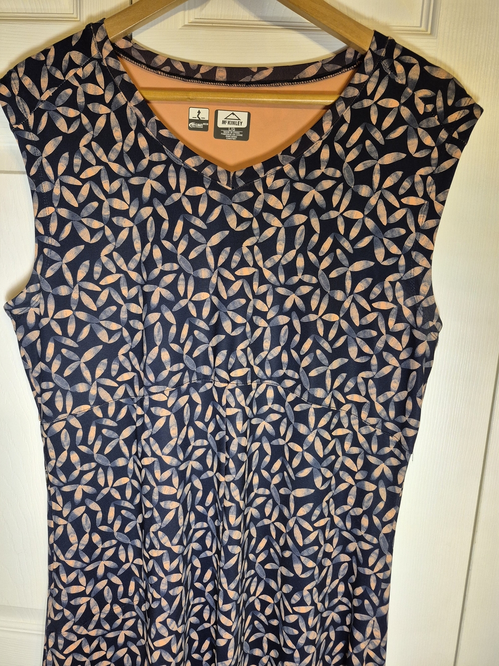 McKinley Navy and Peach Midi Dress - L